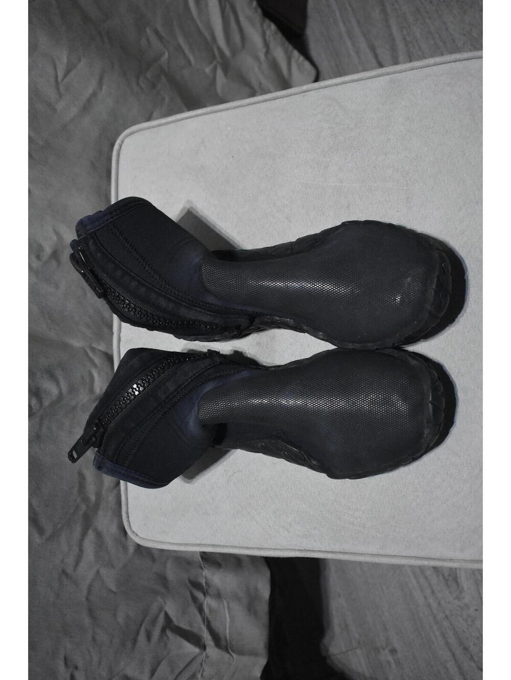 Scubapro Dive Boots, Zip, Heavy Sole, Size XS / US 6